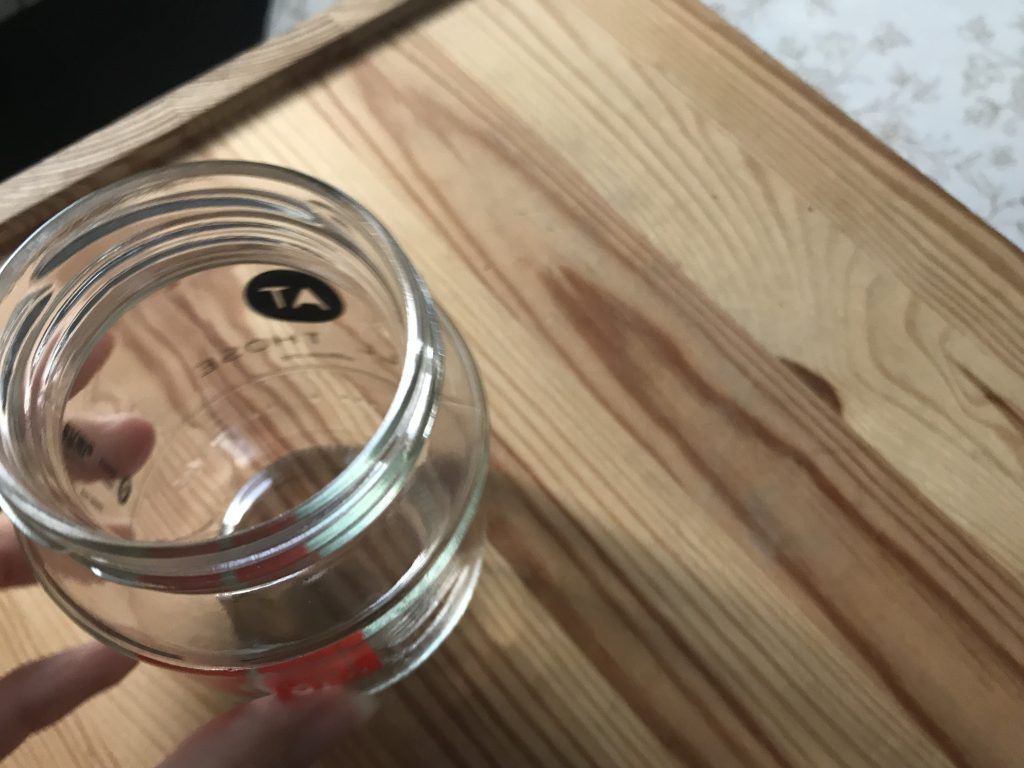 Los vasos personalizados Uniqlo, clave en su campaña de lanzamiento en Barcelona