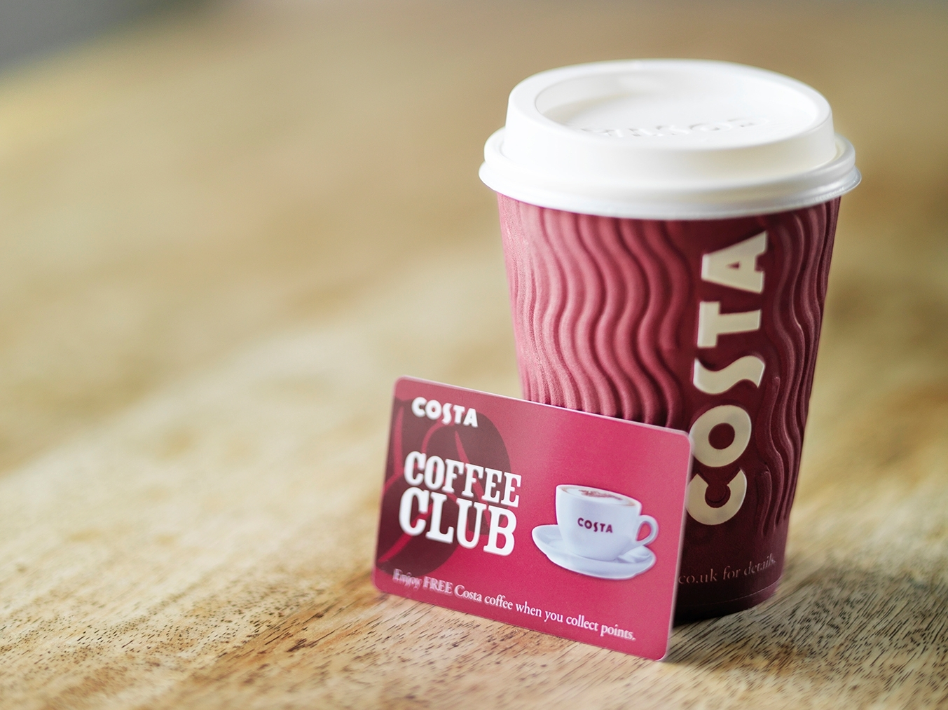 Las tazas take away le salvarán la vida (y los bolsillos) a los londinenses más cafeteros