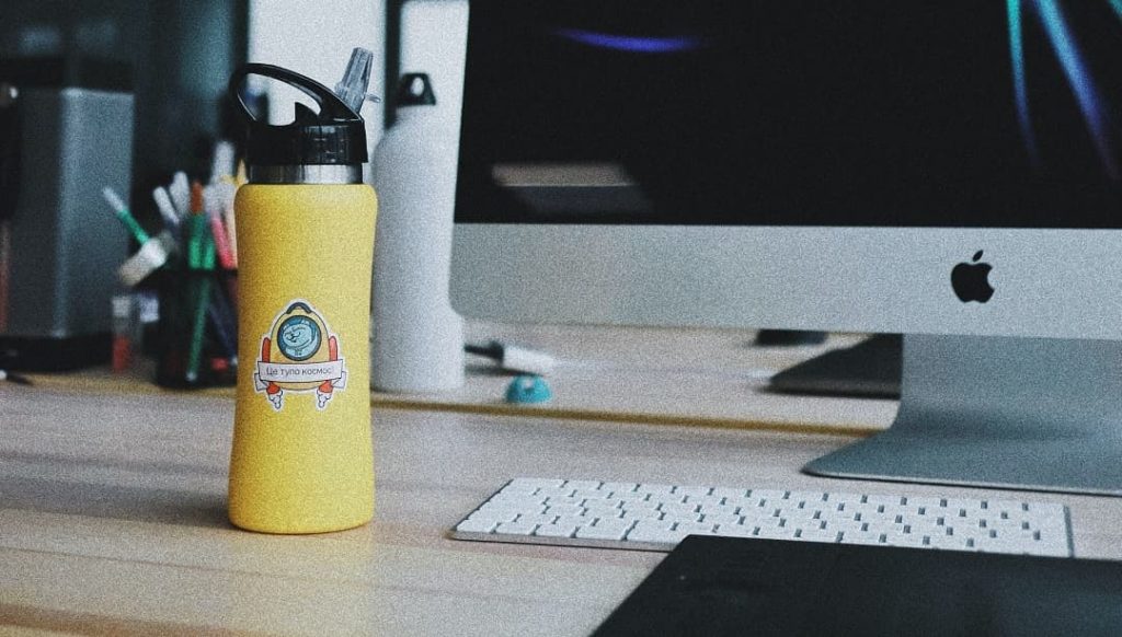 botella personalizada con logo