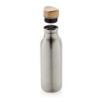 Botella de acero inoxidable reciclado con tapón de bambú 600ml color plateado cuarta vista