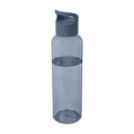 Botella transparente de plástico reciclado con asa en la tapa 650ml