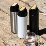 Botella termo de acero inoxidable con asa y detalle de bambú 600ml