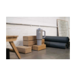 Vaso Stanley Quencher H2.0 de acero con tapa FlowState™ 1,2L color gris imagen de estilo de vida 2