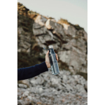 Botella para agua de RPET con efecto degradado y capacidad 800ml color transparente vista de ambiente