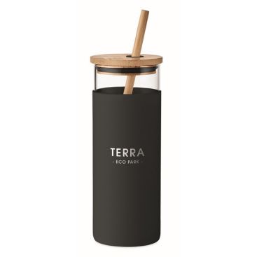 Vaso de cristal con funda y pajita de bambú color negro vista principal con logo