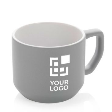 Taza de cerámica con diseño moderno