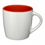 Taza blanca con interior de colores color naranja oscuro