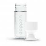 Botella Dopper con vaso en la tapa color transparente tercera vista