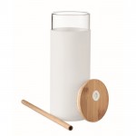Vaso de cristal con funda y pajita de bambú color blanco primera vista