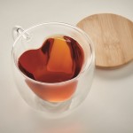 Taza de vidrio de doble pared forma de corazón y tapa de bambú 180ml color transparente vista fotografía cuarta vista