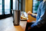 Vasos de acero inoxidable térmico de diseño moderno 350ml Trendy color gris vista de ambiente