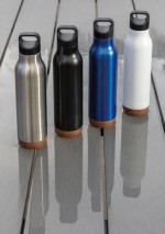 Botellas reutilizables con base de corcho color azul vista de ambiente